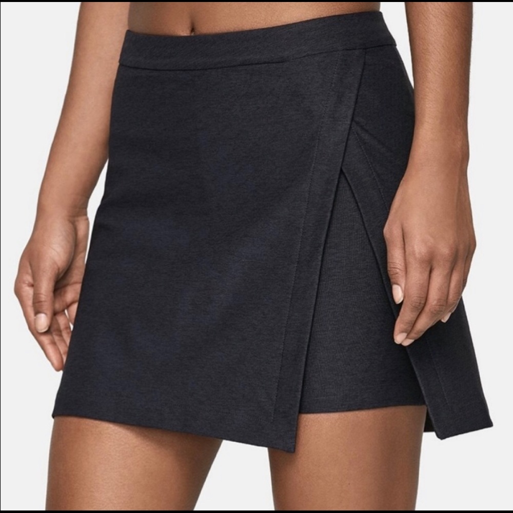 Outdoor Voices black court skort version 1!! Rare